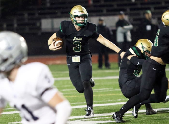 a Jesuit Lake Oswego football Oregon November 3 2023 Dan Brood 17